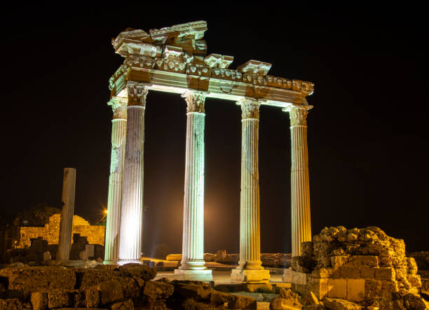 istock SIDE ANTIQUE CITY 1187137397