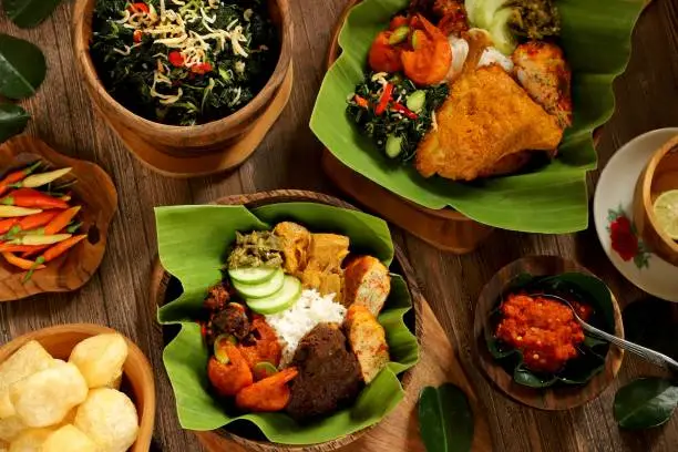 Photo of Two Kinds of Nasi Padang, a Popular Minang Rice Dish