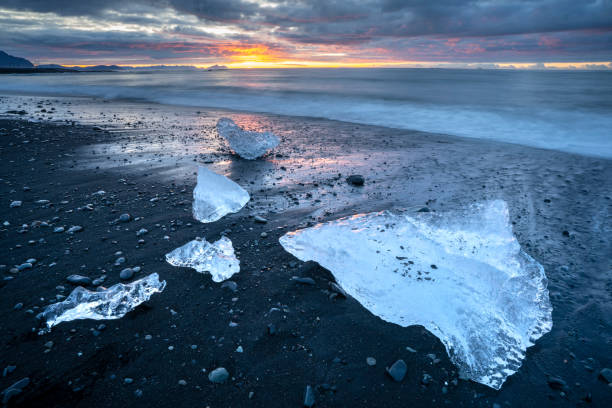 istock lcebergs at sunrise 1187169293