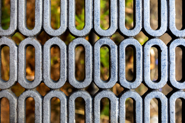 istock Steel lattice wall with a beautiful curve pattern 1187178502
