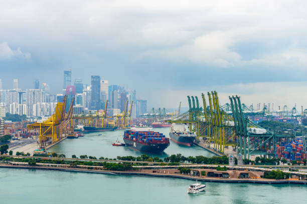 vue sur le port de keppel depuis le téléphérique de singapour. - singapore harbour photos et images de collection