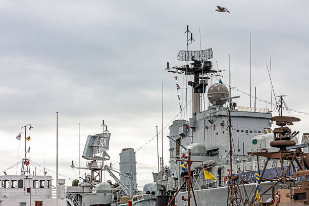 naves con equipo de radar - marine safety equipment audio fotografías e imágenes de stock