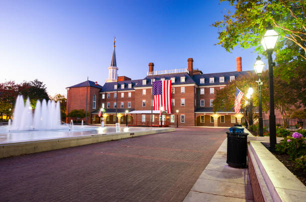 Alexandria City Hall In Virginia Alexandria City Hall and Market Square in Northern, Virginia at dusk. historic district stock pictures, royalty-free photos & images