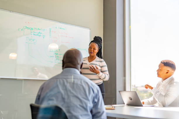 istock African Woman Training Colleagues 1187249284