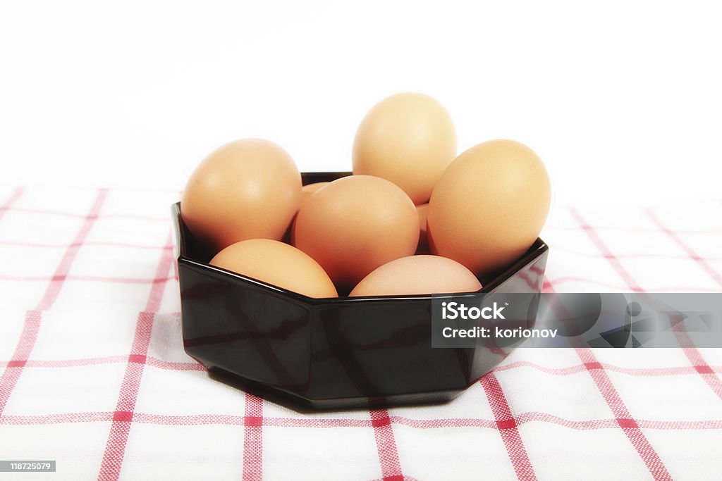 Huhn Eier in einem schwarzen bowl - Lizenzfrei Das Leben zu Hause Stock-Foto