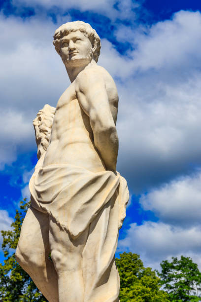 marble statue of heracles in catherine park at tsarskoye selo in pushkin, russia - mythology marble close up architecture imagens e fotografias de stock