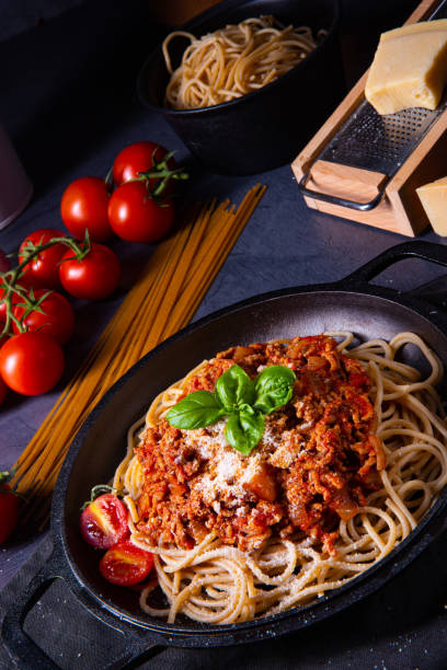 istock wholegrain spaghetti with tomato sauce and minced meat 1187290129
