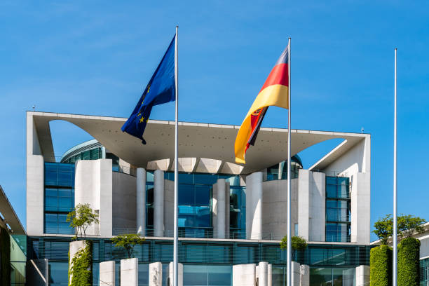 bundeskanzleramt, niemiecka kancelaria federalna w berlinie - berlin germany skyline germany central berlin zdjęcia i obrazy z banku zdjęć