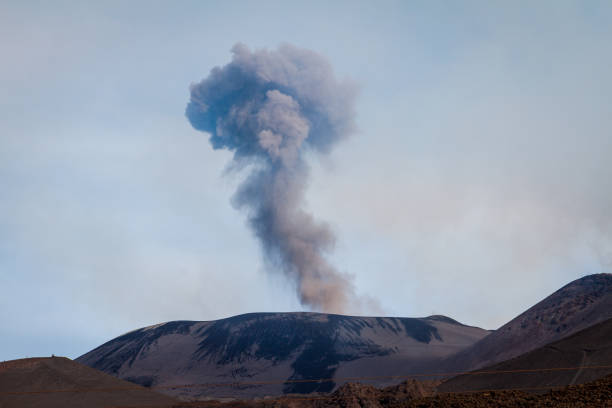 Vulcão de Etna - foto de acervo