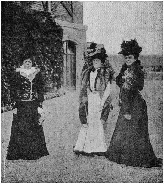 istock Antique photo: Fashion people in Longchamp 1187323501