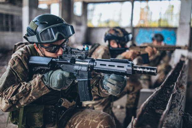 istock Soldiers in action 1187344880
