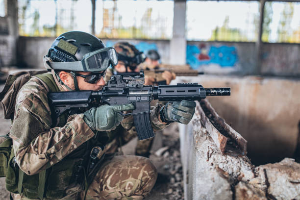 istock Soldiers in action 1187344956