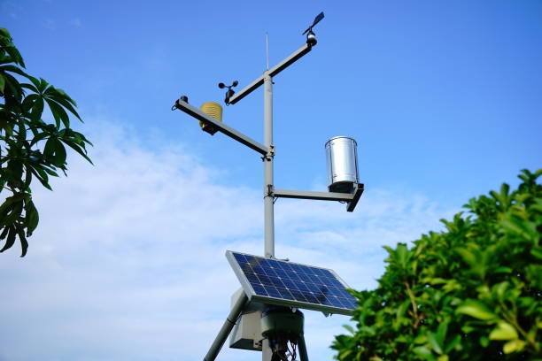 stare instrumenty stacji meteorologicznej - anemometer meteorology weather barometer zdjęcia i obrazy z banku zdjęć