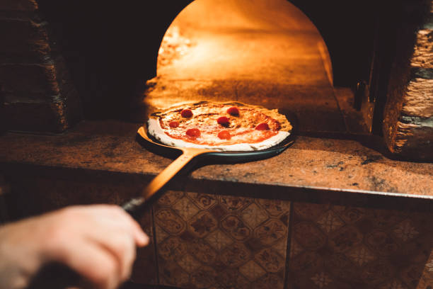 istock Baking of Neapolitan pizza 1187412019