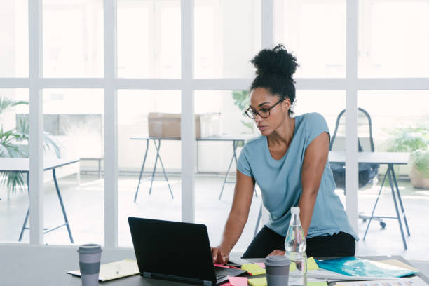 istock Businesswoman using laptop 1187483019