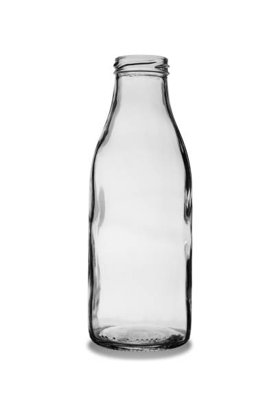 牛乳やジュース用の空のガラス瓶。白い背景に隔離 - glass empty pint glass isolated ストックフォトと画像