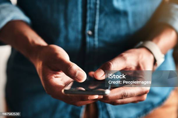 My Customers Can Text Me Too Stock Photo - Download Image Now - Hand, Smart Phone, Text Messaging