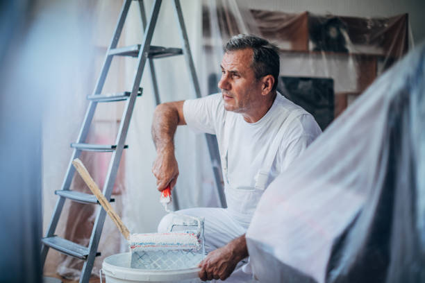 istock Senior man renovating home 1187590637