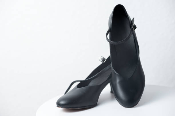 dance shoes for jazz - round toe shoes imagens e fotografias de stock