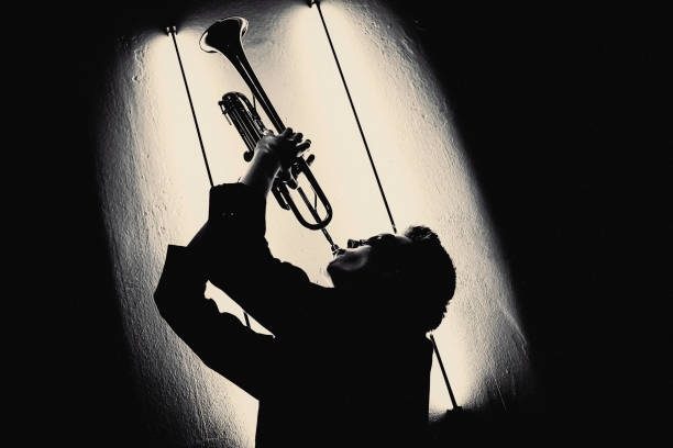 the trumpet player at the jazzclub - trumpet musical instrument brass band classical music imagens e fotografias de stock