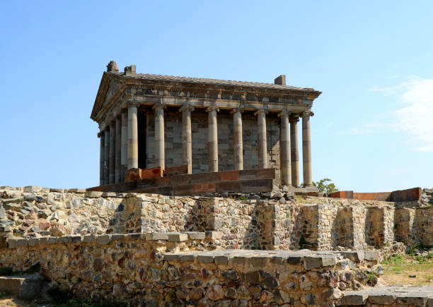 le temple de garni, la seule structure gréco-romaine autonome en arménie, province de kotayk, arménie - greco roman photos et images de collection