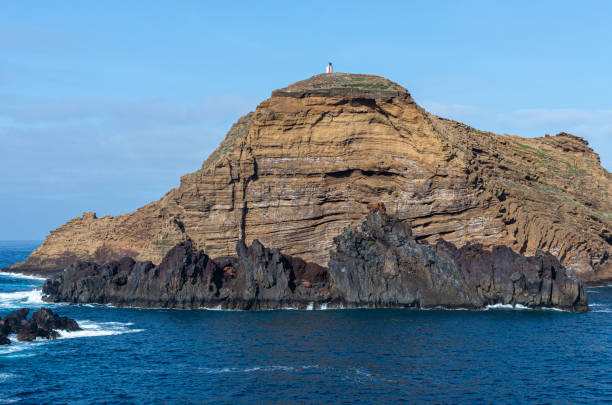 скалы в порту-монис - atlantic ocean фотографии стоковые фото и изображения