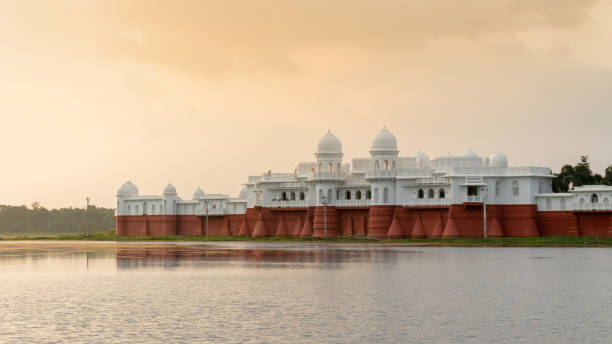 istock Red and white lake palace 1187758283