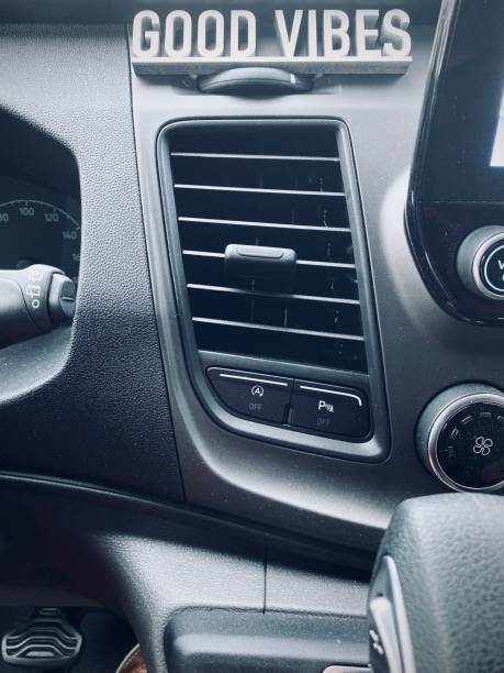istock Good vibes text in car dashboard 1187772325