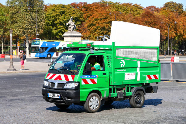 Porter Mini Auto 20+ Piaggio Porter Stock Photos, Pictures & Royalty-Free Images - iStock