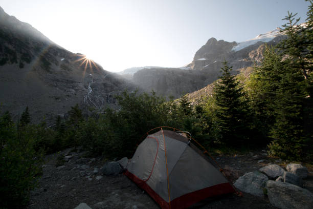 istock Hiking in Joffre lakes provincial park 1187805813