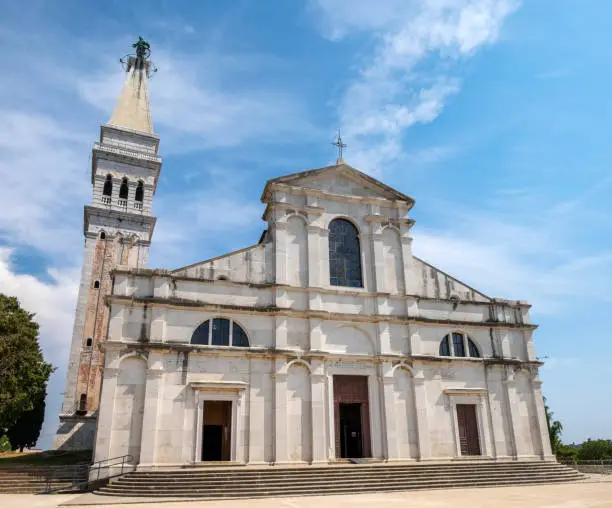 Photo of West front of the Church of Saint Euphemia in Rovinj