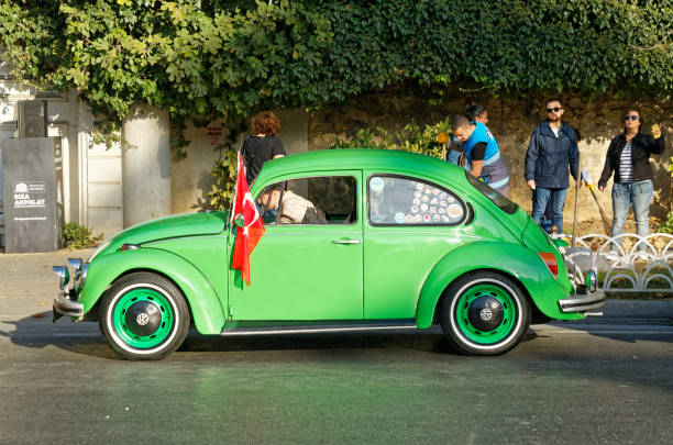 Viejo Green Volkswagen Escarabajo Aparcado Foto de stock y más banco de  imágenes de Volkswagen escarabajo - Volkswagen escarabajo, Aire libre,  Anticuado - iStock