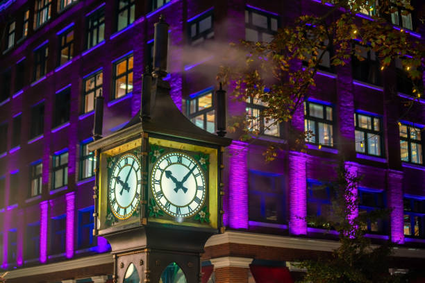 istock Old Steam Clock in Vancouver's historic Gastown district at night 1187911234