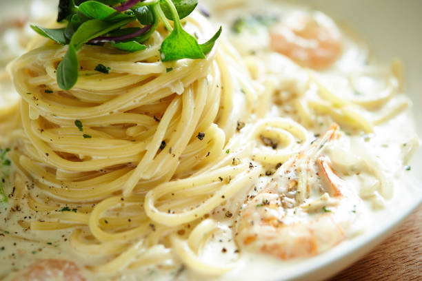 Cream sauce and shrimp spaghetti