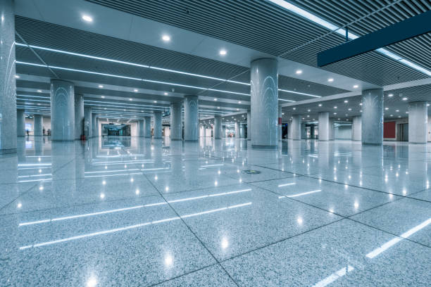 interior de una estación de metro moderna - sparse shanghai light corridor fotografías e imágenes de stock