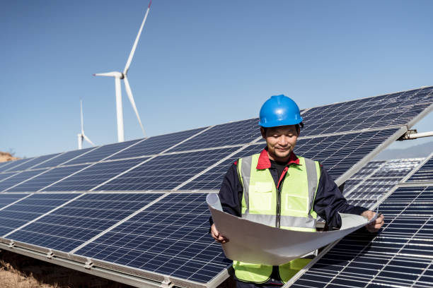 istock Engineer checking photovoltaic installation 1187937843