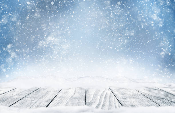 зимний пейзаж с падающим снегом. - snowing snow snowflake night стоковые фото и изображения