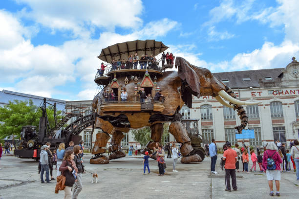 les machines de l'ile de nantes (les machines de l'île) est un projet artistique, touristique et culturel basé à nantes, france. plaisirs d'été pour enfants et adultes. - central europe photos photos et images de collection