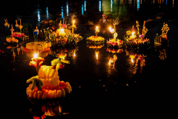 istock Loi Krathong festival 1187976489