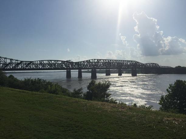 istock Memphis’ Mississippi River Crossings 1188021519