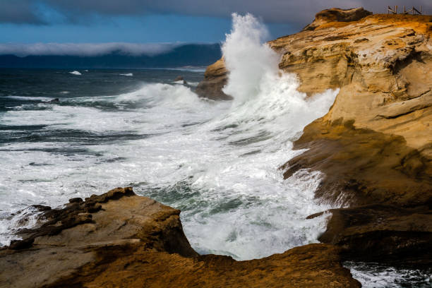 istock Waves Crashing on Oregon Coast 1188049213