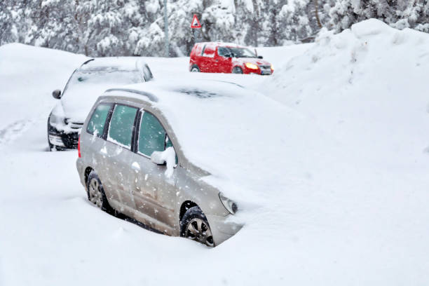 istock Cars in Snow 1188095183