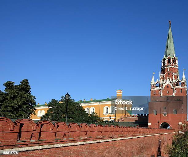 Fondo De Cielo De Torre De Kremlin Foto de stock y más banco de imágenes de Alto - Descripción física - Alto - Descripción física, Arquitectura, Arquitectura exterior