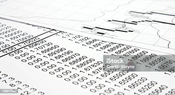 Fundo Do Relatório Impresso E Gráfico - Fotografias de stock e mais imagens de Cifras Financeiras - Cifras Financeiras, Crescimento, Dado de Bolsa de Valores