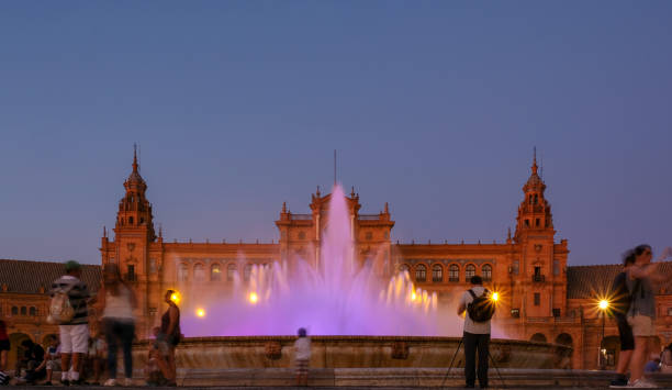 plaza de espana in sevilla - seville sevilla fountain palacio espanol stock-fotos und bilder