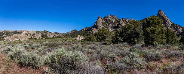 city of rocks idaho - idaho rock climbing city of rocks mountain imagens e fotografias de stock