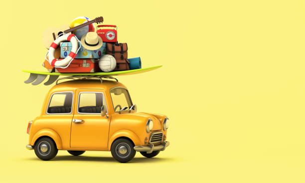 желтый автомобиль с багажом на крыше готов к летним каникулам - beach suitcase vacations summer стоковые фото и изображения