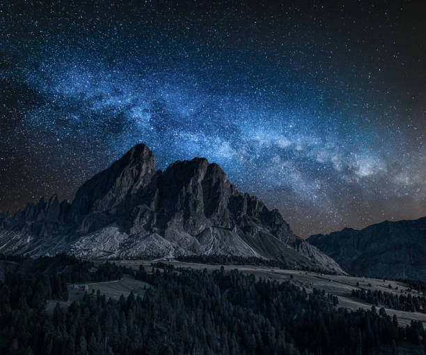 Milky way over Passo delle Erbe in Dolomites Milky way over Passo delle Erbe in Dolomites space milky way star night stock pictures, royalty-free photos & images