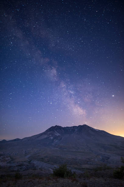 istock Milkyway Over Mt St Helens 1188299815