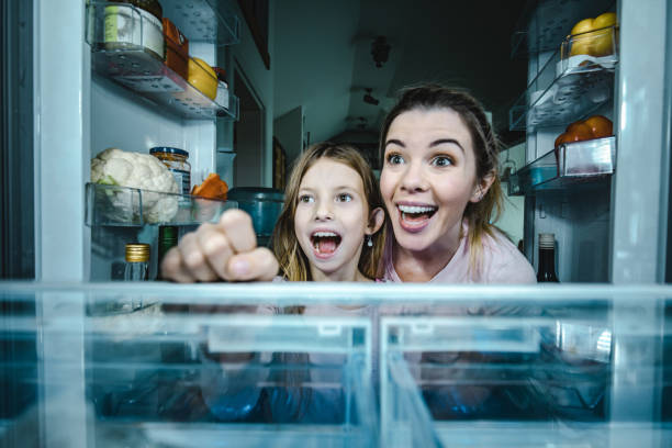 istock Oh my god sweetie, we have a full fridge! 1188344801